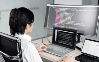 昌邑 ,php声明和调用变量的符号是什么？